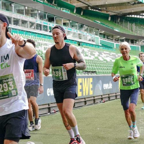 13.09.2026 - 21. swb-Marathon Bremen Michael Burmester http://msf.ph/oto/10415759 13.09.2026 12:58:07 Laufen im Stadion 141, 148, 334, 511, 672, 769, 776, 789, 790, 857, 909, 1010, 1119, 1191, 1199, 1254, 1281, 1535, 1601, 1642, 1647, 1752, 1809, 1881, 1900, 1931, 1933, 2046, 2051, 2075, 2324, 2343, 2367, 2371, 2397, 2402, 2423, 2425, 2493, 2577, 2634, 2640, 2671, 2761, 2771, 2807, 2903, 2904, 3021, 3051, 3078, 3120, 3138, 3148, 3182, 3186, 3319, 3338, 3435, 3450, 3458, 3514, 3534, 3560, 3634, 3655, 3685, 3690, 3695, 3760, 3813, 3866, 3933, 3939, 4101, 4316, 4319, 205 meine-sportfotos.de