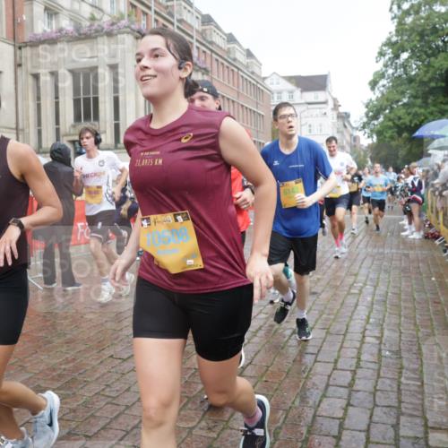 13.09.2026 - Kiel Lauf Yannick Fuchs http://msf.ph/oto/10415767 13.09.2026 10:47:45 Ziel 335, 708, 1944, 3682, 4096, 4425, 4583, 5240, 5787, 6036, 6384, 6778, 6904, 6946, 6949, 6967, 6978, 7001, 8387, 9076, 9104, 9643, 10651, 11382, 11705, 11724, 12377, 12498, 12510, 12593, 116, 365, 821, 917, 1107, 1280, 1367, 1803, 2000, 2183, 2185, 2429, 2713, 2947, 3064, 3136, 3183, 3306, 3463, 3512, 3565, 3745, 4070, 4077, 4149, 4150, 4187, 4380, 4450, 4531, 4773, 4789, 5195, 5239, 5505, 5573, 5649, 5980, 6005, 6142, 6235, 6792, 6940, 6981, 7288, 7632, 8058, 9104 meine-sportfotos.de