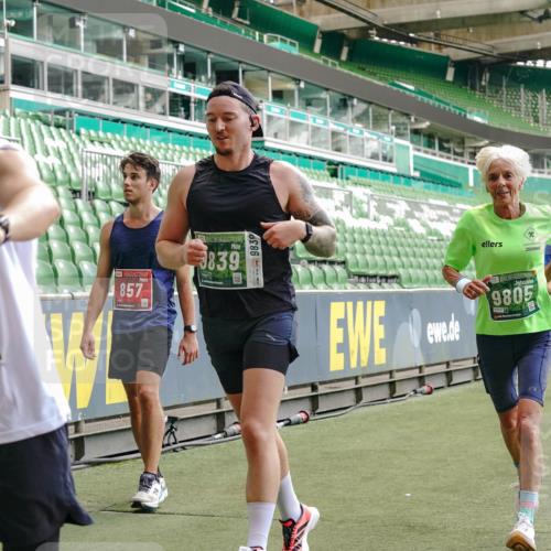 13.09.2026 - 21. swb-Marathon Bremen Michael Burmester http://msf.ph/oto/10415775 13.09.2026 12:58:07 Laufen im Stadion 141, 148, 334, 511, 672, 769, 776, 789, 790, 857, 909, 1010, 1119, 1191, 1199, 1254, 1281, 1535, 1601, 1642, 1647, 1752, 1809, 1881, 1900, 1931, 1933, 2046, 2051, 2075, 2324, 2343, 2367, 2371, 2397, 2402, 2423, 2425, 2493, 2577, 2634, 2640, 2671, 2761, 2771, 2807, 2903, 2904, 3021, 3051, 3078, 3120, 3138, 3148, 3182, 3186, 3319, 3338, 3435, 3450, 3458, 3514, 3534, 3560, 3634, 3655, 3685, 3690, 3695, 3760, 3813, 3866, 3933, 3939, 4101, 4316, 4319, 205 meine-sportfotos.de