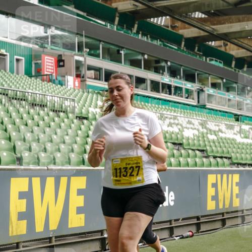 13.09.2026 - 21. swb-Marathon Bremen Michael Burmester http://msf.ph/oto/10415785 13.09.2026 10:41:50 Laufen im Stadion 10148, 10155, 10163, 10247, 10313, 10330, 10354, 10395, 10396, 10399, 10406, 10414, 10419, 10422, 10424, 10435, 10455, 10461, 10462, 10483, 10490, 10519, 10527, 10545, 10546, 10547, 10582, 10586, 10611, 10644, 10665, 10694, 10705, 10706, 10719, 10722, 10752, 10766, 10768, 10776, 10804, 10854, 10859, 10889, 10909, 10963, 10977, 11026, 11027, 11041, 11043, 11048, 11078, 11084, 11085, 11090, 11097, 11098, 11140, 11192 meine-sportfotos.de