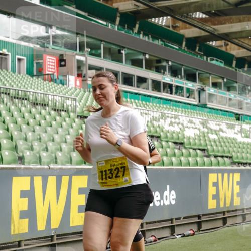 13.09.2026 - 21. swb-Marathon Bremen Michael Burmester http://msf.ph/oto/10415798 13.09.2026 10:41:50 Laufen im Stadion 10148, 10155, 10163, 10247, 10313, 10330, 10354, 10395, 10396, 10399, 10406, 10414, 10419, 10422, 10424, 10435, 10455, 10461, 10462, 10483, 10490, 10519, 10527, 10545, 10546, 10547, 10582, 10586, 10611, 10644, 10665, 10694, 10705, 10706, 10719, 10722, 10752, 10766, 10768, 10776, 10804, 10854, 10859, 10889, 10909, 10963, 10977, 11026, 11027, 11041, 11043, 11048, 11078, 11084, 11085, 11090, 11097, 11098, 11140, 11192 meine-sportfotos.de