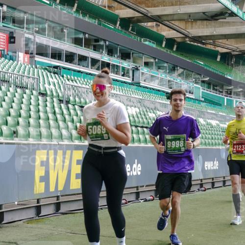 13.09.2026 - 21. swb-Marathon Bremen Michael Burmester http://msf.ph/oto/10415803 13.09.2026 13:19:28 Laufen im Stadion 333, 404, 464, 486, 512, 546, 732, 753, 921, 938, 1066, 1129, 1156, 1431, 1506, 1756, 1765, 1815, 1868, 1916, 2028, 2123, 2137, 2224, 2240, 2294, 2315, 2357, 2358, 2453, 2533, 2557, 2563, 2614, 2622, 2626, 2689, 2694, 2695, 2702, 2703, 2722, 2756, 2786, 2843, 2845, 2849, 2857, 2879, 2880, 2944, 2983, 2999, 3031, 3046, 3059, 3072, 3096, 3100, 3116, 3146, 3189, 3198, 3243, 3263, 3264, 3285, 3287, 3310, 3315, 3476, 3537, 3619, 3740, 3879, 4478 meine-sportfotos.de