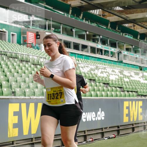 13.09.2026 - 21. swb-Marathon Bremen Michael Burmester http://msf.ph/oto/10415810 13.09.2026 10:41:50 Laufen im Stadion 10148, 10155, 10163, 10247, 10313, 10330, 10354, 10395, 10396, 10399, 10406, 10414, 10419, 10422, 10424, 10435, 10455, 10461, 10462, 10483, 10490, 10519, 10527, 10545, 10546, 10547, 10582, 10586, 10611, 10644, 10665, 10694, 10705, 10706, 10719, 10722, 10752, 10766, 10768, 10776, 10804, 10854, 10859, 10889, 10909, 10963, 10977, 11026, 11027, 11041, 11043, 11048, 11078, 11084, 11085, 11090, 11097, 11098, 11140, 11192 meine-sportfotos.de