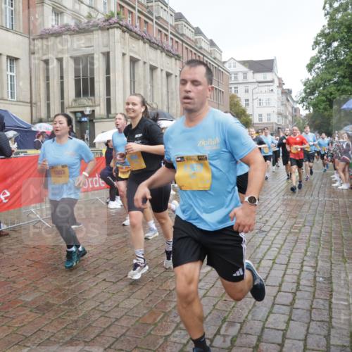 13.09.2026 - Kiel Lauf Yannick Fuchs http://msf.ph/oto/10415822 13.09.2026 10:47:48 Ziel 696, 708, 1059, 3682, 4096, 4425, 4583, 4713, 5240, 5747, 6036, 6384, 6778, 6904, 6946, 6949, 6967, 6978, 7001, 8387, 9076, 9643, 10651, 11603, 11705, 11724, 11829, 12498, 12510, 12593, 12758, 335, 365, 821, 917, 1280, 1367, 1803, 1944, 2000, 2183, 2185, 2429, 2713, 2947, 3064, 3136, 3183, 3306, 3463, 3512, 3565, 3745, 4070, 4077, 4096, 4149, 4150, 4187, 4450, 4531, 4773, 5195, 5239, 5505, 5573, 5649, 5787, 5980, 6005, 6235, 6792, 6940, 6978, 6981, 7288, 7632, 8058, 9104 meine-sportfotos.de