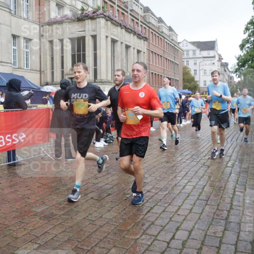 13.09.2026 - Kiel Lauf Yannick Fuchs http://msf.ph/oto/10415849 13.09.2026 10:47:51 Ziel 696, 708, 1059, 3682, 3715, 4425, 4583, 4713, 5240, 5747, 6036, 6384, 6778, 6904, 6967, 7001, 8387, 9076, 9915, 10651, 11603, 11705, 11724, 11829, 12510, 12593, 12758, 335, 365, 821, 917, 1280, 1944, 2000, 2183, 2185, 2429, 2713, 2947, 3064, 3136, 3183, 3306, 3463, 3512, 3565, 3745, 4070, 4077, 4096, 4149, 4150, 4187, 4450, 4531, 5239, 5505, 5573, 5787, 5980, 6005, 6235, 6384, 6792, 6940, 6946, 6949, 6978, 6981, 7288, 7632, 8058, 9104, 10651, 960, 1644 meine-sportfotos.de