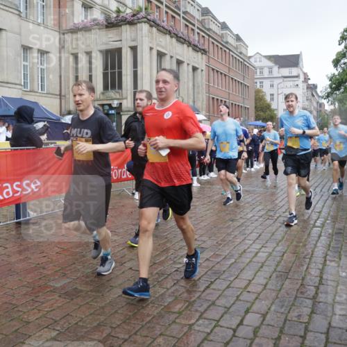 13.09.2026 - Kiel Lauf Yannick Fuchs http://msf.ph/oto/10415851 13.09.2026 10:47:51 Ziel 696, 708, 1059, 3682, 3715, 4425, 4583, 4713, 5240, 5747, 6036, 6384, 6778, 6904, 6967, 7001, 8387, 9076, 9915, 10651, 11603, 11705, 11724, 11829, 12510, 12593, 12758, 335, 365, 821, 917, 1280, 1944, 2000, 2183, 2185, 2429, 2713, 2947, 3064, 3136, 3183, 3306, 3463, 3512, 3565, 3745, 4070, 4077, 4096, 4149, 4150, 4187, 4450, 4531, 5239, 5505, 5573, 5787, 5980, 6005, 6235, 6384, 6792, 6940, 6946, 6949, 6978, 6981, 7288, 7632, 8058, 9104, 10651, 960, 1644 meine-sportfotos.de