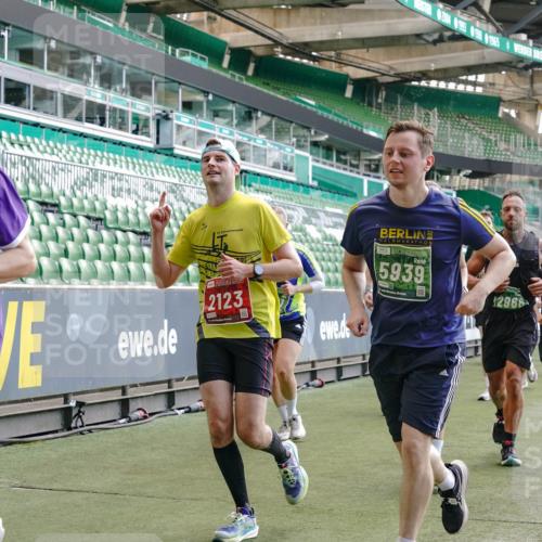 13.09.2026 - 21. swb-Marathon Bremen Michael Burmester http://msf.ph/oto/10415860 13.09.2026 13:19:29 Laufen im Stadion 333, 464, 486, 512, 546, 732, 753, 921, 938, 1066, 1129, 1156, 1431, 1506, 1756, 1765, 1815, 1868, 1916, 2028, 2123, 2137, 2224, 2240, 2294, 2315, 2357, 2358, 2453, 2533, 2557, 2563, 2614, 2622, 2626, 2689, 2694, 2695, 2702, 2703, 2722, 2756, 2786, 2843, 2845, 2849, 2857, 2879, 2880, 2944, 2983, 2999, 3031, 3046, 3059, 3072, 3096, 3100, 3116, 3189, 3198, 3243, 3263, 3264, 3285, 3287, 3310, 3315, 3476, 3537, 3619, 3740, 3879, 4478 meine-sportfotos.de