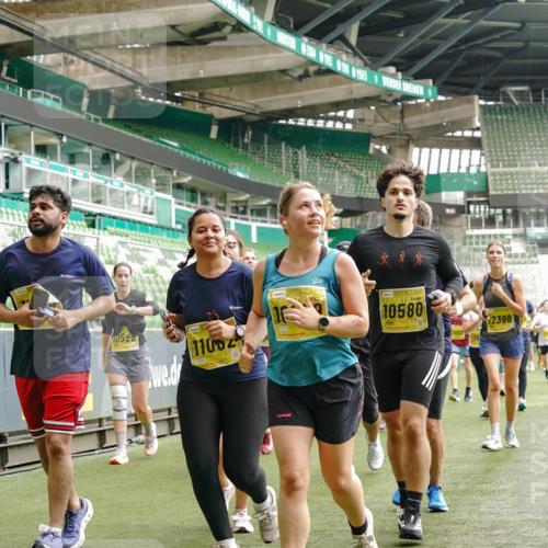 13.09.2026 - 21. swb-Marathon Bremen Michael Burmester http://msf.ph/oto/10415867 13.09.2026 10:41:52 Laufen im Stadion 10148, 10155, 10163, 10247, 10313, 10330, 10354, 10395, 10396, 10399, 10414, 10419, 10422, 10424, 10455, 10461, 10462, 10483, 10490, 10519, 10527, 10545, 10546, 10547, 10582, 10586, 10611, 10644, 10665, 10694, 10705, 10706, 10719, 10722, 10752, 10766, 10768, 10776, 10804, 10854, 10859, 10889, 10909, 10963, 10977, 11026, 11027, 11041, 11043, 11048, 11078, 11084, 11085, 11090, 11097, 11098, 11140, 11192 meine-sportfotos.de