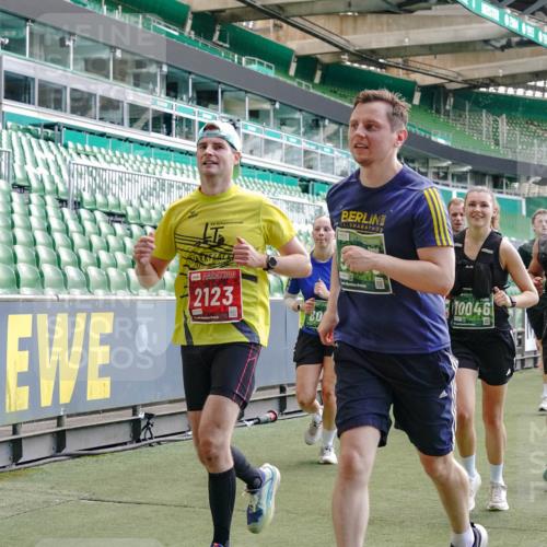 13.09.2026 - 21. swb-Marathon Bremen Michael Burmester http://msf.ph/oto/10415889 13.09.2026 13:19:30 Laufen im Stadion 333, 464, 486, 512, 546, 753, 921, 938, 1066, 1129, 1156, 1409, 1431, 1506, 1756, 1765, 1815, 1868, 1916, 2028, 2123, 2137, 2224, 2240, 2294, 2315, 2357, 2453, 2533, 2557, 2563, 2614, 2622, 2626, 2689, 2694, 2695, 2702, 2703, 2722, 2756, 2786, 2843, 2845, 2849, 2857, 2879, 2880, 2944, 2983, 2999, 3031, 3046, 3059, 3072, 3096, 3100, 3116, 3189, 3198, 3243, 3263, 3264, 3285, 3287, 3310, 3315, 3476, 3537, 3619, 3740, 3879, 4478 meine-sportfotos.de