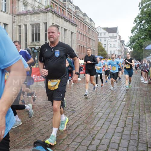 13.09.2026 - Kiel Lauf Yannick Fuchs http://msf.ph/oto/10415898 13.09.2026 10:47:54 Ziel 696, 708, 995, 1059, 2625, 3682, 3715, 4425, 4583, 4713, 5240, 5747, 6507, 6778, 6904, 6967, 7001, 7104, 8387, 9076, 9915, 10634, 11603, 11705, 11829, 12510, 12758, 335, 365, 821, 917, 1280, 1944, 2000, 2183, 2429, 3064, 3136, 3306, 3512, 3565, 3745, 4070, 4077, 4096, 4149, 4150, 4187, 4450, 4531, 4583, 5239, 5505, 5573, 5787, 5980, 6005, 6036, 6235, 6384, 6792, 6904, 6940, 6946, 6949, 6978, 6981, 7288, 7632, 8058, 9104, 10651, 11705, 11724, 12593, 960, 1644, 2097, 2253 meine-sportfotos.de