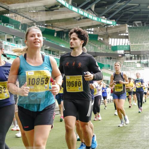 13.09.2026 - 21. swb-Marathon Bremen Michael Burmester http://msf.ph/oto/10415906 13.09.2026 10:41:53 Laufen im Stadion 10148, 10155, 10163, 10247, 10303, 10313, 10330, 10354, 10395, 10396, 10399, 10414, 10419, 10422, 10424, 10455, 10461, 10462, 10483, 10490, 10519, 10527, 10545, 10546, 10547, 10582, 10586, 10611, 10644, 10665, 10694, 10705, 10706, 10719, 10722, 10752, 10766, 10768, 10776, 10804, 10854, 10859, 10889, 10909, 10963, 10977, 11026, 11027, 11041, 11043, 11048, 11078, 11084, 11085, 11090, 11097, 11098, 11140, 11192 meine-sportfotos.de