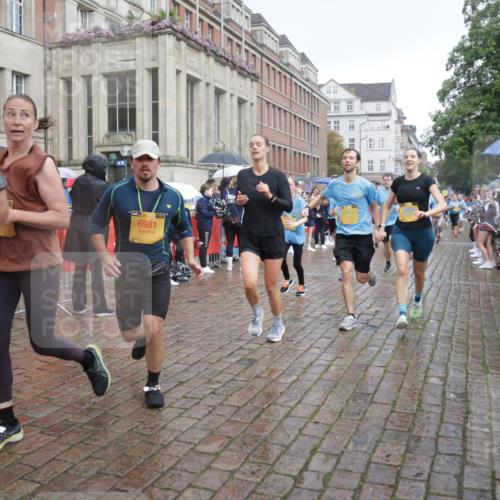13.09.2026 - Kiel Lauf Yannick Fuchs http://msf.ph/oto/10415915 13.09.2026 10:47:54 Ziel 696, 708, 995, 1059, 2625, 3682, 3715, 4425, 4583, 4713, 5240, 5747, 6507, 6778, 6904, 6967, 7001, 7104, 8387, 9076, 9915, 10634, 11603, 11705, 11829, 12510, 12758, 335, 365, 821, 917, 1280, 1944, 2000, 2183, 2429, 3064, 3136, 3306, 3512, 3565, 3745, 4070, 4077, 4096, 4149, 4150, 4187, 4450, 4531, 4583, 5239, 5505, 5573, 5787, 5980, 6005, 6036, 6235, 6384, 6792, 6904, 6940, 6946, 6949, 6978, 6981, 7288, 7632, 8058, 9104, 10651, 11705, 11724, 12593, 960, 1644, 2097, 2253 meine-sportfotos.de