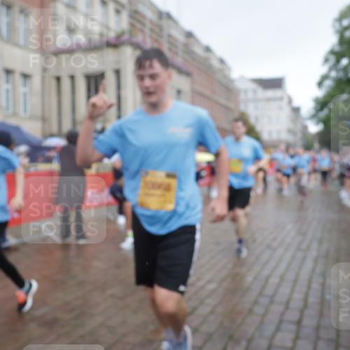 13.09.2026 - Kiel Lauf Yannick Fuchs http://msf.ph/oto/10415950 13.09.2026 10:47:56 Ziel 596, 696, 708, 995, 1059, 1273, 1586, 2625, 3682, 3715, 4713, 5240, 5747, 6418, 6507, 6778, 6967, 7001, 7104, 8387, 9076, 9915, 10634, 11603, 11829, 12510, 12758, 335, 365, 917, 1280, 1944, 2183, 3064, 3136, 3306, 3512, 3565, 3745, 4070, 4077, 4096, 4149, 4187, 4425, 4450, 4531, 4583, 5239, 5573, 5787, 5980, 6005, 6036, 6235, 6384, 6792, 6904, 6940, 6946, 6949, 6978, 6981, 7632, 8058, 9104, 10651, 11705, 11724, 12593, 960, 1644, 2097, 2253, 2183 meine-sportfotos.de