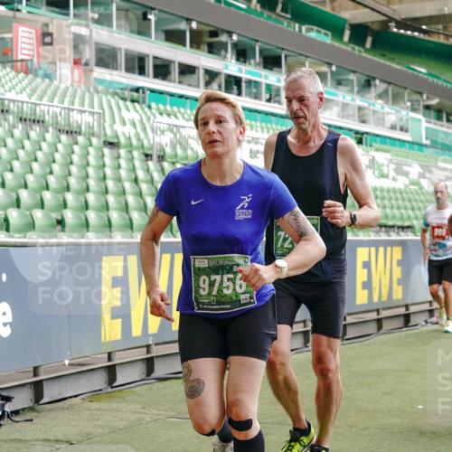 13.09.2026 - 21. swb-Marathon Bremen Michael Burmester http://msf.ph/oto/10415961 13.09.2026 12:58:12 Laufen im Stadion 141, 148, 334, 511, 672, 769, 776, 789, 790, 857, 909, 1010, 1119, 1191, 1199, 1254, 1281, 1535, 1601, 1642, 1647, 1752, 1809, 1881, 1900, 1931, 1933, 2046, 2051, 2075, 2324, 2343, 2367, 2371, 2397, 2402, 2423, 2425, 2493, 2577, 2640, 2671, 2771, 2807, 2903, 2904, 3021, 3051, 3078, 3120, 3138, 3148, 3182, 3186, 3319, 3338, 3435, 3450, 3458, 3514, 3534, 3560, 3634, 3655, 3685, 3690, 3695, 3760, 3813, 3866, 3933, 3939, 4101, 4316, 4319, 205 meine-sportfotos.de