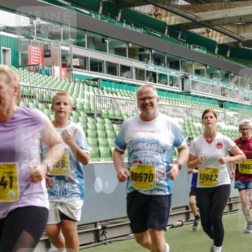 13.09.2026 - 21. swb-Marathon Bremen Michael Burmester http://msf.ph/oto/10416026 13.09.2026 10:41:58 Laufen im Stadion 10148, 10155, 10163, 10247, 10303, 10313, 10330, 10354, 10395, 10396, 10399, 10414, 10419, 10422, 10424, 10455, 10461, 10462, 10483, 10490, 10491, 10519, 10527, 10545, 10546, 10547, 10586, 10611, 10644, 10665, 10694, 10705, 10706, 10719, 10722, 10752, 10766, 10768, 10776, 10804, 10854, 10859, 10880, 10889, 10909, 10963, 10977, 11026, 11027, 11041, 11043, 11048, 11078, 11084, 11085, 11090, 11097, 11098, 11140, 11192 meine-sportfotos.de