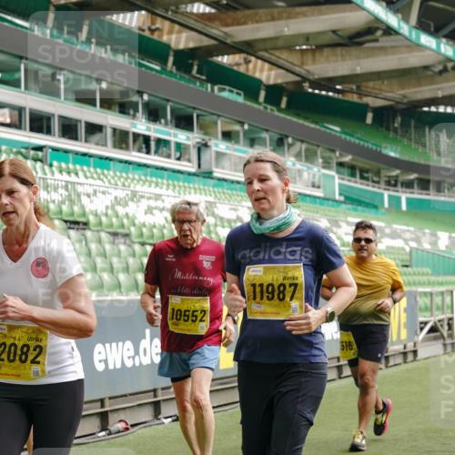 13.09.2026 - 21. swb-Marathon Bremen Michael Burmester http://msf.ph/oto/10416076 13.09.2026 10:42:00 Laufen im Stadion 10148, 10155, 10163, 10247, 10303, 10313, 10330, 10354, 10395, 10396, 10399, 10414, 10419, 10422, 10461, 10462, 10483, 10490, 10491, 10519, 10527, 10545, 10546, 10547, 10586, 10611, 10644, 10665, 10694, 10705, 10706, 10719, 10722, 10752, 10766, 10768, 10773, 10776, 10804, 10854, 10859, 10880, 10889, 10909, 10963, 10977, 11026, 11027, 11041, 11043, 11048, 11078, 11084, 11085, 11090, 11097, 11098, 11140, 11192 meine-sportfotos.de