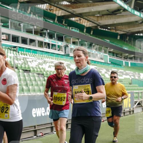 13.09.2026 - 21. swb-Marathon Bremen Michael Burmester http://msf.ph/oto/10416083 13.09.2026 10:42:00 Laufen im Stadion 10148, 10155, 10163, 10247, 10303, 10313, 10330, 10354, 10395, 10396, 10399, 10414, 10419, 10422, 10461, 10462, 10483, 10490, 10491, 10519, 10527, 10545, 10546, 10547, 10586, 10611, 10644, 10665, 10694, 10705, 10706, 10719, 10722, 10752, 10766, 10768, 10773, 10776, 10804, 10854, 10859, 10880, 10889, 10909, 10963, 10977, 11026, 11027, 11041, 11043, 11048, 11078, 11084, 11085, 11090, 11097, 11098, 11140, 11192 meine-sportfotos.de