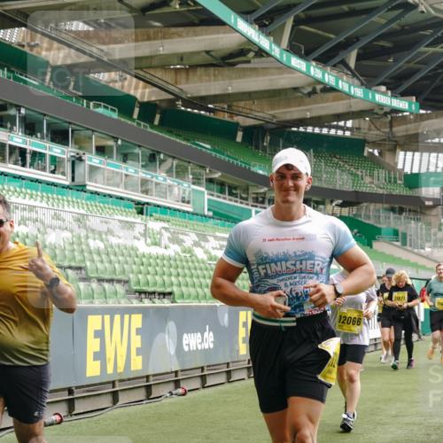 13.09.2026 - 21. swb-Marathon Bremen Michael Burmester http://msf.ph/oto/10416114 13.09.2026 10:42:02 Laufen im Stadion 10148, 10155, 10163, 10247, 10303, 10313, 10330, 10354, 10395, 10396, 10399, 10414, 10419, 10422, 10461, 10462, 10483, 10490, 10491, 10519, 10527, 10545, 10546, 10547, 10557, 10586, 10611, 10644, 10665, 10694, 10705, 10706, 10719, 10722, 10752, 10766, 10768, 10773, 10776, 10784, 10804, 10805, 10854, 10859, 10880, 10889, 10909, 10963, 10977, 11026, 11027, 11041, 11043, 11048, 11078, 11084, 11085, 11090, 11097, 11098, 11140, 11192 meine-sportfotos.de