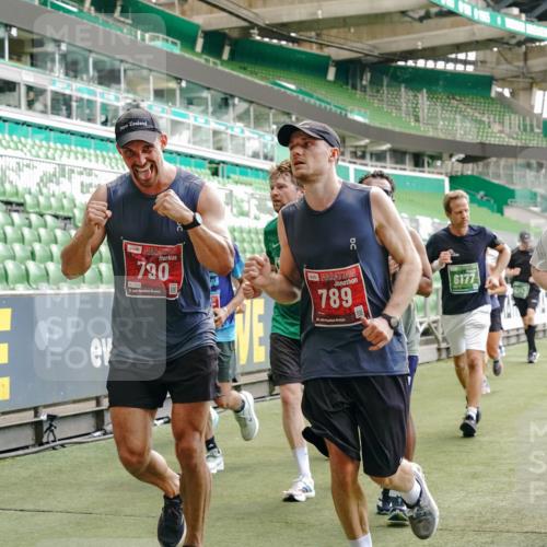 13.09.2026 - 21. swb-Marathon Bremen Michael Burmester http://msf.ph/oto/10416134 13.09.2026 12:58:16 Laufen im Stadion 141, 148, 226, 334, 511, 672, 769, 776, 789, 790, 857, 909, 972, 1010, 1119, 1191, 1199, 1254, 1281, 1535, 1642, 1647, 1752, 1809, 1881, 1900, 1931, 1933, 2046, 2051, 2075, 2324, 2343, 2367, 2371, 2397, 2402, 2423, 2425, 2493, 2577, 2640, 2771, 2807, 2885, 2903, 2904, 2979, 3021, 3051, 3078, 3098, 3120, 3138, 3148, 3182, 3186, 3233, 3319, 3338, 3435, 3450, 3458, 3514, 3534, 3560, 3634, 3655, 3685, 3690, 3695, 3760, 3866, 3933, 3934, 3939, 4101, 4316, 4319, 205 meine-sportfotos.de