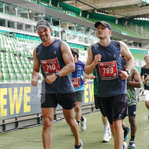 13.09.2026 - 21. swb-Marathon Bremen Michael Burmester http://msf.ph/oto/10416148 13.09.2026 12:58:16 Laufen im Stadion 141, 148, 226, 334, 511, 672, 769, 776, 789, 790, 857, 909, 972, 1010, 1119, 1191, 1199, 1254, 1281, 1535, 1642, 1647, 1752, 1809, 1881, 1900, 1931, 1933, 2046, 2051, 2075, 2324, 2343, 2367, 2371, 2397, 2402, 2423, 2425, 2493, 2577, 2640, 2771, 2807, 2885, 2903, 2904, 2979, 3021, 3051, 3078, 3098, 3120, 3138, 3148, 3182, 3186, 3233, 3319, 3338, 3435, 3450, 3458, 3514, 3534, 3560, 3634, 3655, 3685, 3690, 3695, 3760, 3866, 3933, 3934, 3939, 4101, 4316, 4319, 205 meine-sportfotos.de
