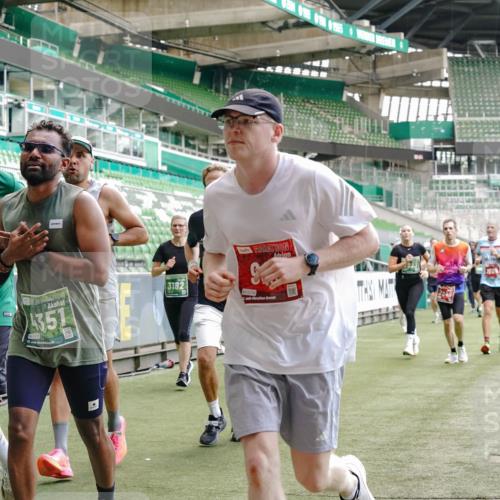 13.09.2026 - 21. swb-Marathon Bremen Michael Burmester http://msf.ph/oto/10416170 13.09.2026 12:58:17 Laufen im Stadion 141, 148, 226, 334, 511, 672, 776, 789, 790, 857, 909, 972, 1010, 1119, 1191, 1199, 1254, 1281, 1535, 1642, 1647, 1752, 1809, 1881, 1900, 1931, 1933, 2046, 2051, 2075, 2324, 2343, 2367, 2371, 2397, 2402, 2423, 2425, 2493, 2577, 2640, 2771, 2807, 2885, 2903, 2904, 2979, 3021, 3051, 3078, 3098, 3120, 3138, 3148, 3182, 3186, 3233, 3319, 3338, 3435, 3450, 3514, 3534, 3560, 3634, 3655, 3685, 3690, 3695, 3760, 3866, 3933, 3934, 3939, 4101, 4316, 4319, 205 meine-sportfotos.de