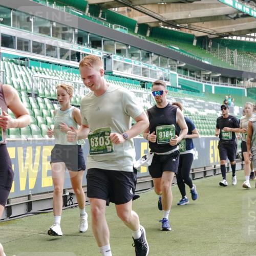 13.09.2026 - 21. swb-Marathon Bremen Michael Burmester http://msf.ph/oto/10416181 13.09.2026 13:19:39 Laufen im Stadion 333, 464, 486, 512, 546, 921, 938, 1066, 1129, 1156, 1409, 1431, 1446, 1506, 1697, 1756, 1765, 1815, 1916, 2010, 2028, 2064, 2123, 2137, 2224, 2240, 2294, 2315, 2349, 2453, 2501, 2533, 2557, 2563, 2614, 2622, 2626, 2689, 2694, 2695, 2702, 2703, 2722, 2756, 2786, 2843, 2845, 2857, 2879, 2944, 2983, 2999, 3017, 3018, 3031, 3035, 3037, 3046, 3059, 3072, 3096, 3100, 3116, 3139, 3189, 3198, 3243, 3263, 3264, 3285, 3287, 3310, 3315, 3619, 3740, 3879, 4478 meine-sportfotos.de