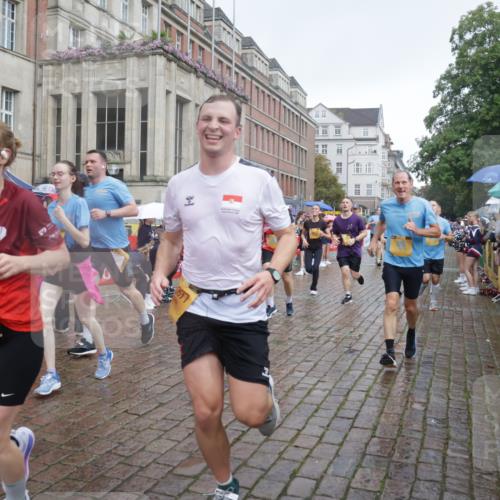 13.09.2026 - Kiel Lauf Yannick Fuchs http://msf.ph/oto/10416182 13.09.2026 10:48:10 Ziel 596, 960, 1273, 1586, 1595, 1644, 2097, 2253, 2712, 3012, 3014, 3738, 4553, 4720, 4736, 4896, 5447, 6000, 6418, 6760, 7212, 7326, 7668, 8737, 9972, 10234, 10265, 10672, 10933, 11098, 11104, 11349, 11596, 11718, 335, 596, 696, 708, 995, 1059, 1586, 1944, 2625, 3682, 3715, 4096, 4425, 4583, 4713, 5240, 5747, 5787, 6036, 6384, 6507, 6778, 6904, 6946, 6949, 6967, 6978, 7001, 7104, 8387, 9076, 9104, 9915, 10634, 10651, 11705, 11724, 12593, 199, 473, 854, 1161, 1322, 1564 meine-sportfotos.de