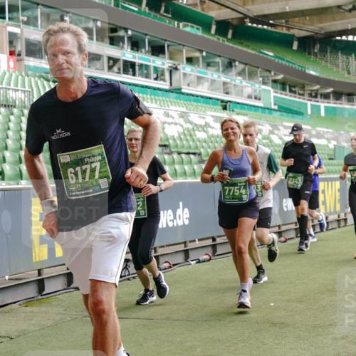 13.09.2026 - 21. swb-Marathon Bremen Michael Burmester http://msf.ph/oto/10416221 13.09.2026 12:58:19 Laufen im Stadion 141, 148, 191, 226, 334, 511, 672, 776, 789, 790, 857, 909, 972, 1010, 1119, 1191, 1199, 1254, 1281, 1535, 1642, 1647, 1752, 1809, 1881, 1900, 1931, 1933, 2046, 2051, 2075, 2324, 2343, 2367, 2371, 2397, 2402, 2423, 2425, 2493, 2577, 2640, 2771, 2807, 2827, 2885, 2903, 2904, 2979, 3021, 3051, 3078, 3098, 3120, 3138, 3148, 3182, 3186, 3233, 3319, 3338, 3435, 3450, 3514, 3534, 3560, 3634, 3655, 3685, 3690, 3695, 3760, 3866, 3933, 3934, 3939, 4101, 4316, 4319, 205 meine-sportfotos.de