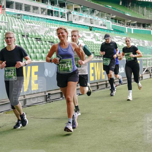 13.09.2026 - 21. swb-Marathon Bremen Michael Burmester http://msf.ph/oto/10416232 13.09.2026 12:58:19 Laufen im Stadion 141, 148, 191, 226, 334, 511, 672, 776, 789, 790, 857, 909, 972, 1010, 1119, 1191, 1199, 1254, 1281, 1535, 1642, 1647, 1752, 1809, 1881, 1900, 1931, 1933, 2046, 2051, 2075, 2324, 2343, 2367, 2371, 2397, 2402, 2423, 2425, 2493, 2577, 2640, 2771, 2807, 2827, 2885, 2903, 2904, 2979, 3021, 3051, 3078, 3098, 3120, 3138, 3148, 3182, 3186, 3233, 3319, 3338, 3435, 3450, 3514, 3534, 3560, 3634, 3655, 3685, 3690, 3695, 3760, 3866, 3933, 3934, 3939, 4101, 4316, 4319, 205 meine-sportfotos.de