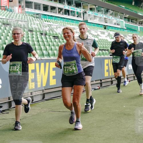 13.09.2026 - 21. swb-Marathon Bremen Michael Burmester http://msf.ph/oto/10416252 13.09.2026 12:58:20 Laufen im Stadion 141, 148, 191, 226, 334, 511, 672, 776, 789, 790, 857, 909, 972, 1010, 1119, 1191, 1199, 1254, 1281, 1535, 1642, 1647, 1752, 1809, 1881, 1900, 1931, 1933, 2046, 2051, 2075, 2210, 2324, 2343, 2367, 2371, 2397, 2402, 2423, 2425, 2493, 2577, 2640, 2771, 2807, 2827, 2885, 2903, 2904, 2979, 3021, 3051, 3078, 3098, 3120, 3138, 3148, 3182, 3186, 3233, 3319, 3338, 3435, 3450, 3514, 3534, 3560, 3634, 3655, 3685, 3690, 3695, 3760, 3866, 3933, 3934, 3939, 4101, 4316, 4319, 205 meine-sportfotos.de