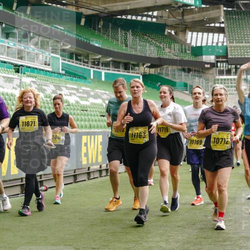 13.09.2026 - 21. swb-Marathon Bremen Michael Burmester http://msf.ph/oto/10416285 13.09.2026 10:42:07 Laufen im Stadion 10148, 10155, 10163, 10247, 10303, 10313, 10330, 10354, 10361, 10362, 10395, 10396, 10399, 10414, 10419, 10422, 10461, 10462, 10483, 10490, 10491, 10519, 10527, 10545, 10546, 10547, 10557, 10586, 10611, 10644, 10665, 10694, 10705, 10706, 10719, 10722, 10752, 10766, 10768, 10773, 10776, 10784, 10804, 10805, 10854, 10859, 10880, 10889, 10909, 10963, 10977, 11026, 11027, 11041, 11043, 11048, 11078, 11084, 11085, 11090, 11097, 11098, 11140, 11173, 11192 meine-sportfotos.de