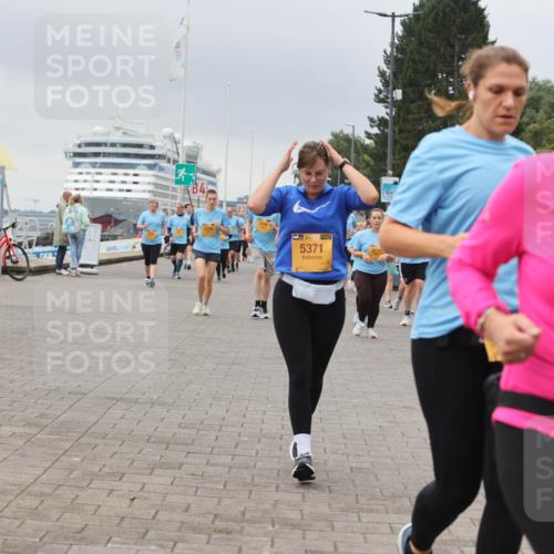 13.09.2026 - Kiel Lauf Andreas Tolksdorf http://msf.ph/oto/10416331 13.09.2026 10:07:12 Kiellinie 83, 3744, 5371, 1677 meine-sportfotos.de