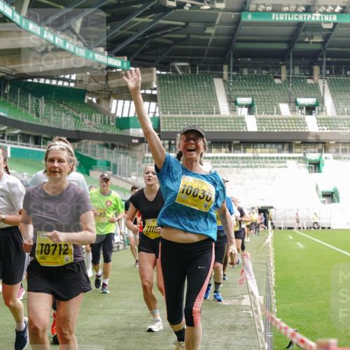 13.09.2026 - 21. swb-Marathon Bremen Michael Burmester http://msf.ph/oto/10416332 13.09.2026 10:42:09 Laufen im Stadion 10148, 10155, 10163, 10247, 10303, 10313, 10330, 10354, 10361, 10362, 10395, 10396, 10399, 10414, 10419, 10422, 10461, 10462, 10483, 10490, 10491, 10519, 10527, 10545, 10546, 10547, 10557, 10586, 10611, 10644, 10665, 10694, 10705, 10706, 10719, 10722, 10752, 10766, 10768, 10773, 10776, 10784, 10804, 10805, 10854, 10859, 10880, 10889, 10909, 10963, 10977, 11026, 11027, 11041, 11043, 11048, 11078, 11084, 11085, 11090, 11097, 11098, 11140, 11173, 11192 meine-sportfotos.de