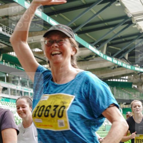13.09.2026 - 21. swb-Marathon Bremen Michael Burmester http://msf.ph/oto/10416403 13.09.2026 10:42:11 Laufen im Stadion 10148, 10155, 10163, 10247, 10303, 10313, 10330, 10354, 10361, 10362, 10395, 10396, 10399, 10414, 10419, 10422, 10461, 10462, 10483, 10490, 10491, 10519, 10527, 10545, 10546, 10547, 10557, 10586, 10611, 10644, 10665, 10694, 10705, 10706, 10719, 10722, 10752, 10766, 10768, 10773, 10776, 10784, 10804, 10805, 10854, 10859, 10880, 10889, 10909, 10963, 10977, 11026, 11027, 11041, 11043, 11048, 11078, 11084, 11085, 11090, 11097, 11098, 11140, 11173, 11192 meine-sportfotos.de