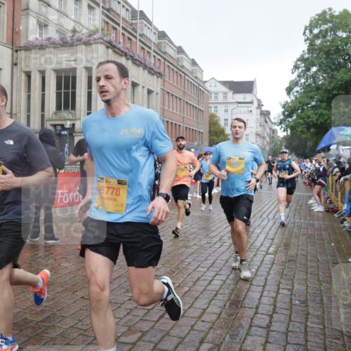 13.09.2026 - Kiel Lauf Yannick Fuchs http://msf.ph/oto/10416498 13.09.2026 10:48:25 Ziel 199, 473, 854, 1161, 1322, 1564, 1763, 1818, 2001, 2042, 2649, 3272, 3402, 4511, 4736, 4753, 5116, 5546, 6629, 6935, 8083, 8349, 8553, 9561, 10820, 10979, 11005, 11304, 11349, 11383, 12263, 596, 696, 708, 960, 995, 1059, 1273, 1586, 1595, 1644, 2097, 2253, 2625, 2712, 3012, 3014, 3715, 3738, 4553, 4713, 4720, 4736, 4896, 5447, 5747, 6000, 6418, 6507, 6760, 6778, 7104, 7212, 7326, 7668, 8737, 9915, 9972, 10234, 10265, 10634, 10672, 11349 meine-sportfotos.de