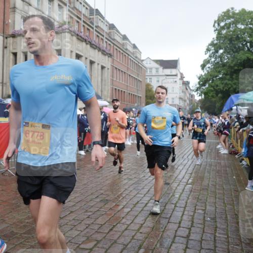 13.09.2026 - Kiel Lauf Yannick Fuchs http://msf.ph/oto/10416502 13.09.2026 10:48:25 Ziel 199, 473, 854, 1161, 1322, 1564, 1763, 1818, 2001, 2042, 2649, 3272, 3402, 4511, 4736, 4753, 5116, 5546, 6629, 6935, 8083, 8349, 8553, 9561, 10820, 10979, 11005, 11304, 11349, 11383, 12263, 596, 696, 708, 960, 995, 1059, 1273, 1586, 1595, 1644, 2097, 2253, 2625, 2712, 3012, 3014, 3715, 3738, 4553, 4713, 4720, 4736, 4896, 5447, 5747, 6000, 6418, 6507, 6760, 6778, 7104, 7212, 7326, 7668, 8737, 9915, 9972, 10234, 10265, 10634, 10672, 11349 meine-sportfotos.de