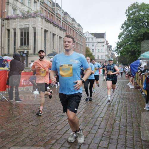 13.09.2026 - Kiel Lauf Yannick Fuchs http://msf.ph/oto/10416510 13.09.2026 10:48:25 Ziel 199, 473, 854, 1161, 1322, 1564, 1763, 1818, 2001, 2042, 2649, 3272, 3402, 4511, 4736, 4753, 5116, 5546, 6629, 6935, 8083, 8349, 8553, 9561, 10820, 10979, 11005, 11304, 11349, 11383, 12263, 596, 696, 708, 960, 995, 1059, 1273, 1586, 1595, 1644, 2097, 2253, 2625, 2712, 3012, 3014, 3715, 3738, 4553, 4713, 4720, 4736, 4896, 5447, 5747, 6000, 6418, 6507, 6760, 6778, 7104, 7212, 7326, 7668, 8737, 9915, 9972, 10234, 10265, 10634, 10672, 11349 meine-sportfotos.de