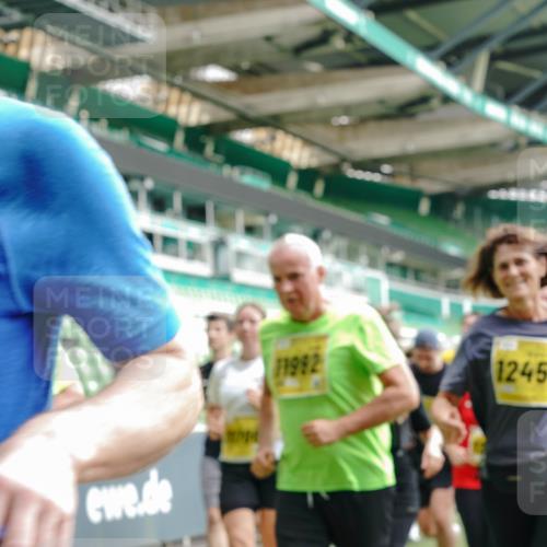 13.09.2026 - 21. swb-Marathon Bremen Michael Burmester http://msf.ph/oto/10416516 13.09.2026 10:42:15 Laufen im Stadion 10148, 10155, 10163, 10247, 10303, 10313, 10330, 10361, 10362, 10395, 10396, 10399, 10414, 10419, 10422, 10461, 10462, 10483, 10490, 10491, 10519, 10527, 10546, 10547, 10557, 10572, 10586, 10644, 10665, 10705, 10706, 10719, 10722, 10752, 10766, 10768, 10773, 10776, 10784, 10804, 10805, 10854, 10859, 10880, 10889, 10909, 10963, 10977, 11026, 11027, 11041, 11043, 11048, 11078, 11084, 11085, 11090, 11097, 11098, 11140, 11173, 11192 meine-sportfotos.de