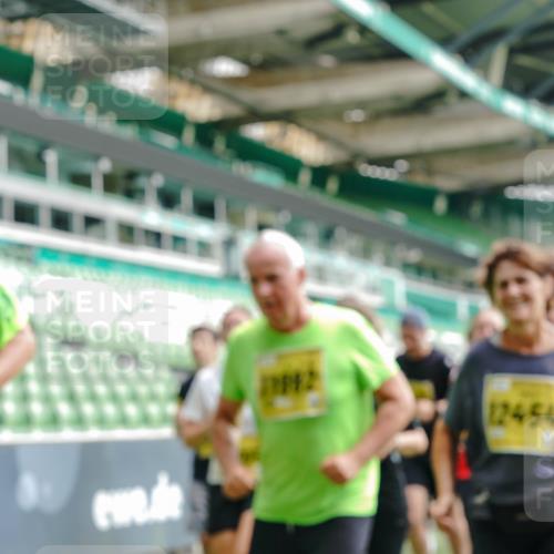 13.09.2026 - 21. swb-Marathon Bremen Michael Burmester http://msf.ph/oto/10416531 13.09.2026 10:42:15 Laufen im Stadion 10148, 10155, 10163, 10247, 10303, 10313, 10330, 10361, 10362, 10395, 10396, 10399, 10414, 10419, 10422, 10461, 10462, 10483, 10490, 10491, 10519, 10527, 10546, 10547, 10557, 10572, 10586, 10644, 10665, 10705, 10706, 10719, 10722, 10752, 10766, 10768, 10773, 10776, 10784, 10804, 10805, 10854, 10859, 10880, 10889, 10909, 10963, 10977, 11026, 11027, 11041, 11043, 11048, 11078, 11084, 11085, 11090, 11097, 11098, 11140, 11173, 11192 meine-sportfotos.de