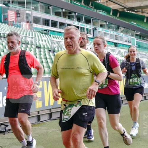 13.09.2026 - 21. swb-Marathon Bremen Michael Burmester http://msf.ph/oto/10416536 13.09.2026 13:19:49 Laufen im Stadion 333, 464, 486, 512, 921, 938, 1066, 1129, 1156, 1409, 1431, 1446, 1506, 1697, 1756, 1765, 1815, 1916, 2010, 2028, 2064, 2137, 2224, 2240, 2294, 2315, 2349, 2417, 2453, 2501, 2533, 2557, 2563, 2622, 2626, 2689, 2694, 2695, 2702, 2703, 2722, 2756, 2786, 2843, 2845, 2857, 2879, 2944, 2983, 3017, 3018, 3031, 3035, 3036, 3037, 3046, 3059, 3072, 3096, 3116, 3139, 3189, 3198, 3243, 3263, 3264, 3285, 3287, 3310, 3315, 3619, 3879, 4478 meine-sportfotos.de