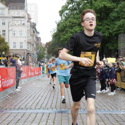 13.09.2026 - Kiel Lauf Yannick Fuchs http://msf.ph/oto/10416549 13.09.2026 09:37:32 Ziel 2417, 5837, 7050, 7827, 8661, 10220, 10656, 10778, 12416, 999, 2455, 3174, 3481, 3900, 4737, 7855, 8658, 9696, 2057, 2221, 2720, 4252, 4790, 9518, 2455, 3900 meine-sportfotos.de