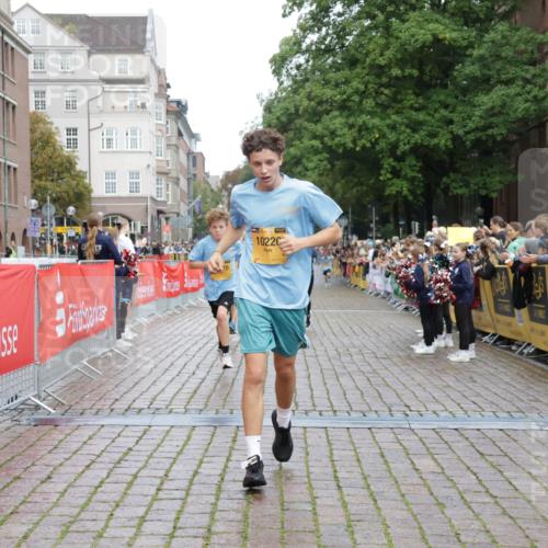 13.09.2026 - Kiel Lauf Yannick Fuchs http://msf.ph/oto/10416562 13.09.2026 09:37:33 Ziel 2417, 5837, 7050, 7827, 8661, 10220, 10656, 10778, 12416, 999, 2455, 3174, 3481, 3900, 4737, 7855, 8658, 9696, 2057, 2221, 2638, 2720, 4252, 4790, 9518, 2455, 3900 meine-sportfotos.de