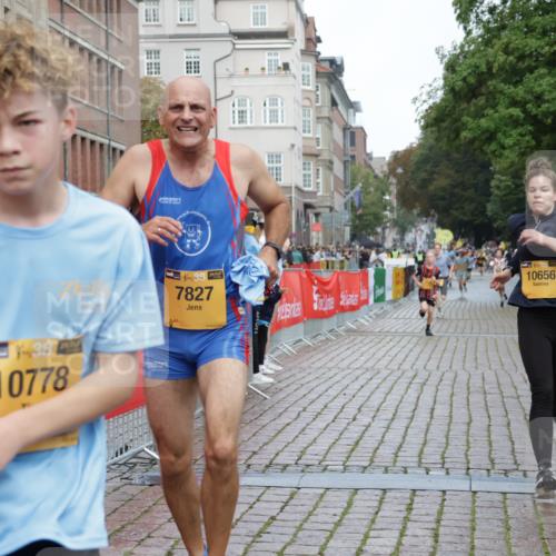 13.09.2026 - Kiel Lauf Yannick Fuchs http://msf.ph/oto/10416601 13.09.2026 09:37:36 Ziel 2720, 4252, 5837, 7050, 7827, 8661, 10220, 10656, 10778, 12416, 999, 2417, 3174, 3481, 4737, 5837, 7855, 8658, 9696, 12416, 2057, 2221, 2638, 2854, 4790, 7723, 8702, 9518, 10690, 2455, 3900 meine-sportfotos.de