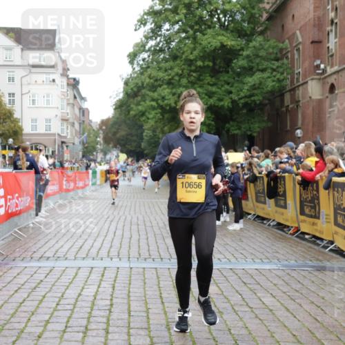 13.09.2026 - Kiel Lauf Yannick Fuchs http://msf.ph/oto/10416612 13.09.2026 09:37:37 Ziel 2720, 4252, 7050, 7827, 8661, 10220, 10656, 10778, 999, 2417, 3174, 3481, 4737, 5837, 7855, 8658, 9696, 12416, 2057, 2221, 2638, 2854, 4089, 4790, 7723, 8702, 9518, 10444, 10690, 2455, 3900, 7855 meine-sportfotos.de