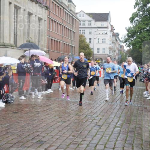 13.09.2026 - Kiel Lauf Yannick Fuchs http://msf.ph/oto/10416613 13.09.2026 10:48:30 Ziel 473, 854, 1161, 1322, 1564, 1763, 1818, 2011, 2042, 2649, 2956, 3031, 3272, 3402, 3773, 4511, 4753, 5546, 5655, 6629, 6935, 7313, 7435, 7724, 8083, 8349, 9561, 10820, 10979, 11304, 199, 596, 960, 995, 1273, 1586, 1595, 1644, 2001, 2097, 2253, 2625, 2712, 3012, 3014, 3715, 3738, 4553, 4720, 4736, 4896, 5116, 5447, 6000, 6418, 6507, 6760, 7104, 7212, 7326, 7668, 8553, 8737, 9915, 9972, 10234, 10265, 10634, 10672, 11005, 11349, 11383, 727 meine-sportfotos.de