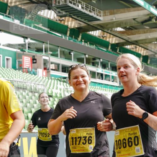 13.09.2026 - 21. swb-Marathon Bremen Michael Burmester http://msf.ph/oto/10416661 13.09.2026 10:42:19 Laufen im Stadion 10002, 10148, 10155, 10163, 10247, 10303, 10313, 10330, 10361, 10362, 10395, 10396, 10399, 10414, 10419, 10422, 10461, 10462, 10483, 10490, 10491, 10519, 10527, 10546, 10547, 10557, 10572, 10586, 10644, 10665, 10705, 10706, 10719, 10722, 10752, 10766, 10768, 10773, 10776, 10784, 10804, 10805, 10854, 10859, 10880, 10889, 10909, 10963, 10977, 11026, 11027, 11041, 11043, 11048, 11078, 11084, 11085, 11090, 11097, 11098, 11140, 11173, 11192, 11274 meine-sportfotos.de
