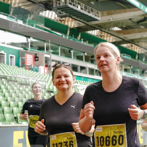 13.09.2026 - 21. swb-Marathon Bremen Michael Burmester http://msf.ph/oto/10416679 13.09.2026 10:42:19 Laufen im Stadion 10002, 10148, 10155, 10163, 10247, 10303, 10313, 10330, 10361, 10362, 10395, 10396, 10399, 10414, 10419, 10422, 10461, 10462, 10483, 10490, 10491, 10519, 10527, 10546, 10547, 10557, 10572, 10586, 10644, 10665, 10705, 10706, 10719, 10722, 10752, 10766, 10768, 10773, 10776, 10784, 10804, 10805, 10854, 10859, 10880, 10889, 10909, 10963, 10977, 11026, 11027, 11041, 11043, 11048, 11078, 11084, 11085, 11090, 11097, 11098, 11140, 11173, 11192, 11274 meine-sportfotos.de