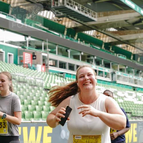 13.09.2026 - 21. swb-Marathon Bremen Michael Burmester http://msf.ph/oto/10416735 13.09.2026 10:42:20 Laufen im Stadion 10002, 10148, 10155, 10163, 10247, 10303, 10313, 10330, 10361, 10362, 10395, 10396, 10399, 10414, 10419, 10422, 10461, 10462, 10483, 10490, 10491, 10519, 10527, 10546, 10547, 10557, 10572, 10586, 10644, 10665, 10705, 10706, 10719, 10722, 10752, 10766, 10768, 10773, 10776, 10784, 10804, 10805, 10854, 10859, 10880, 10889, 10909, 10963, 10977, 11026, 11027, 11041, 11043, 11048, 11078, 11084, 11085, 11090, 11097, 11098, 11140, 11173, 11192, 11274 meine-sportfotos.de