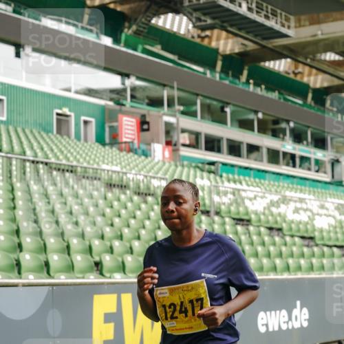 13.09.2026 - 21. swb-Marathon Bremen Michael Burmester http://msf.ph/oto/10416753 13.09.2026 10:42:21 Laufen im Stadion 10002, 10148, 10155, 10163, 10247, 10303, 10313, 10330, 10361, 10362, 10395, 10396, 10399, 10414, 10419, 10422, 10461, 10462, 10483, 10490, 10491, 10519, 10527, 10546, 10547, 10557, 10572, 10586, 10644, 10665, 10705, 10706, 10719, 10722, 10752, 10766, 10768, 10773, 10776, 10784, 10804, 10805, 10854, 10859, 10880, 10889, 10909, 10963, 10977, 11026, 11027, 11041, 11043, 11048, 11078, 11084, 11085, 11090, 11097, 11098, 11140, 11173, 11192, 11274 meine-sportfotos.de
