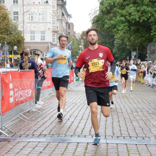 13.09.2026 - Kiel Lauf Yannick Fuchs http://msf.ph/oto/10416766 13.09.2026 09:37:53 Ziel 2057, 2221, 2638, 2854, 4089, 4790, 7723, 8702, 9518, 10444, 10690, 2417, 2720, 3481, 4252, 4737, 5837, 7050, 7827, 8658, 8661, 9518, 9696, 10220, 10656, 10778, 12416, 152, 235, 836, 1487, 2408, 5242, 5534, 5930, 7459, 12613, 999, 3174, 3481, 4737, 8658, 9696 meine-sportfotos.de